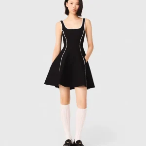 Vestido corto con pespuntes